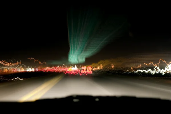 Gece ışıkları ve karayolu — Stok fotoğraf