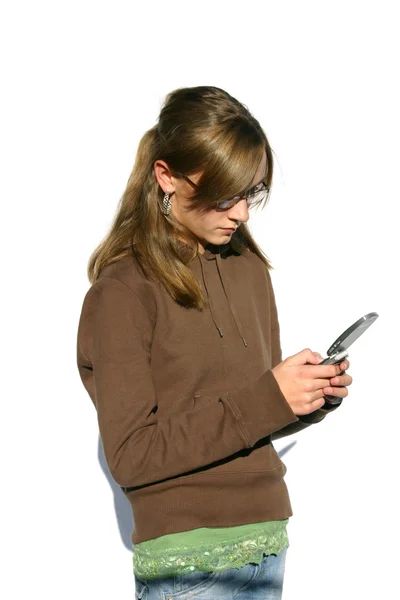 Adolescente rompendo por uma mensagem de texto — Fotografia de Stock