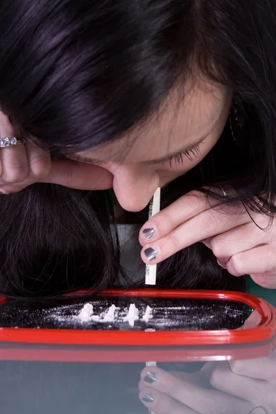 Teen drogovou závislost problém - kokain — Stock fotografie