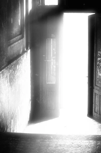 Kapı ışığa — Stok fotoğraf