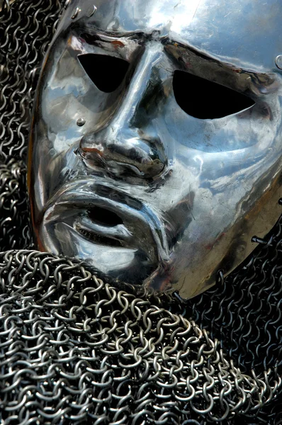 Cara humana de metal de armadura antigua —  Fotos de Stock