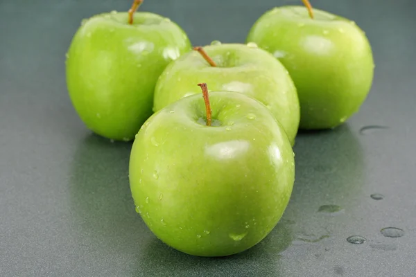Fresh washed Granny Smith apples — Stock Photo, Image