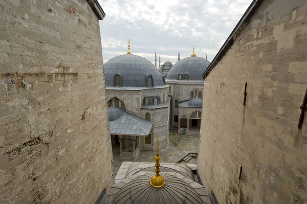 在土耳其伊斯坦布尔的清真寺的屋顶 — 图库照片