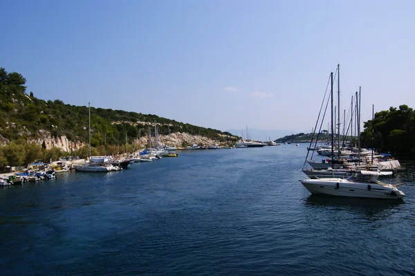 Ostrov Korfu, Jónského moře. jachty — Stock fotografie