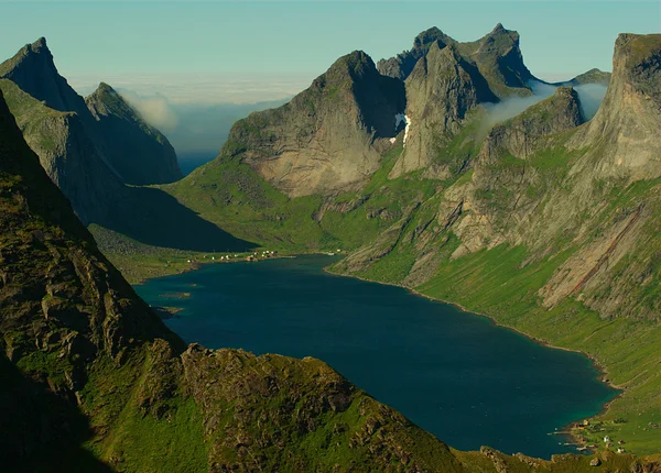 Fjord på Lofoten – stockfoto