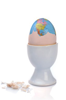 kırık yumurta içinde dünya