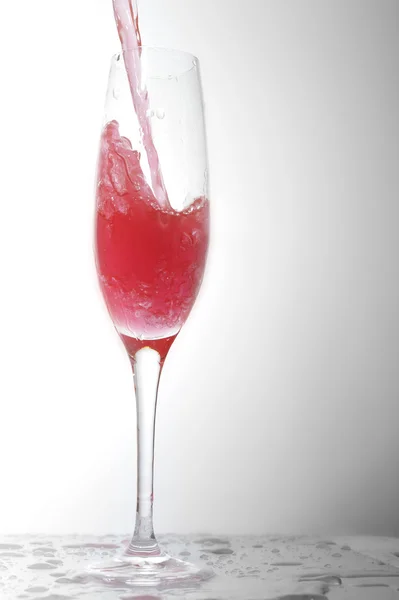 와인 글라스에 액체 — 스톡 사진