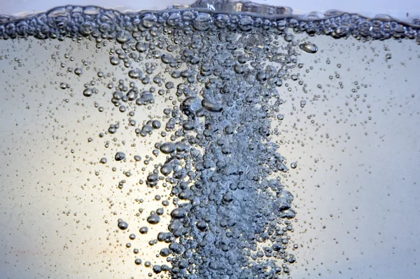 Пузыри в воде — стоковое фото