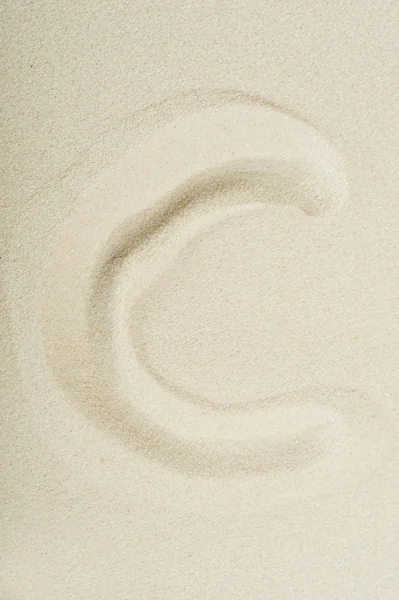Письмо написано на песке — стоковое фото