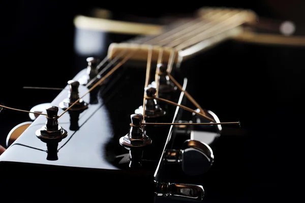 Cuello de guitarra negra —  Fotos de Stock