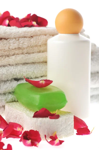 Nombreuses serviettes et accessoires de bain — Photo