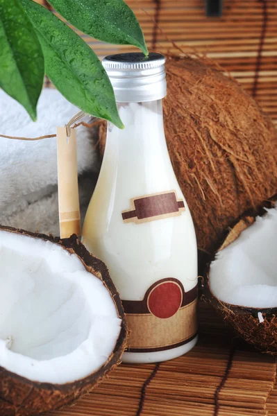 Olio di cocco e massaggio — Foto Stock