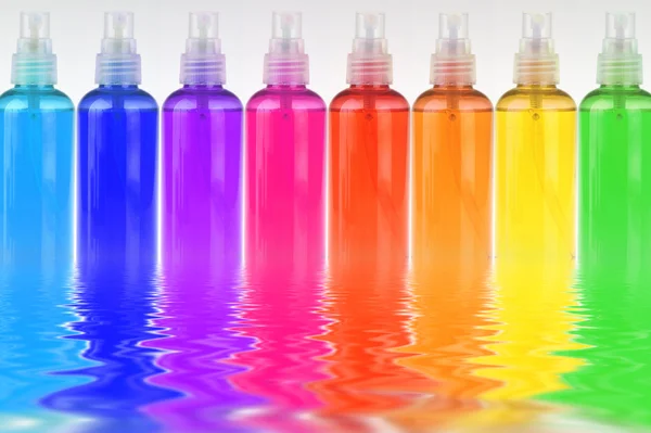 Molte bottiglie colorate — Foto Stock