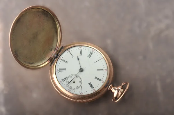Viejo reloj de oro —  Fotos de Stock