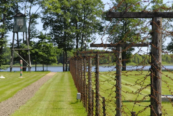 Lake and fence — Stock Photo, Image