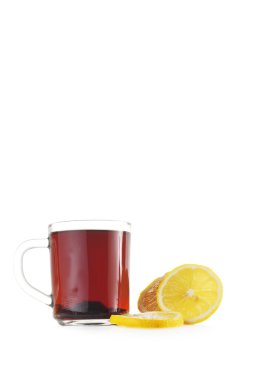 Bir fincan çay ve limon.