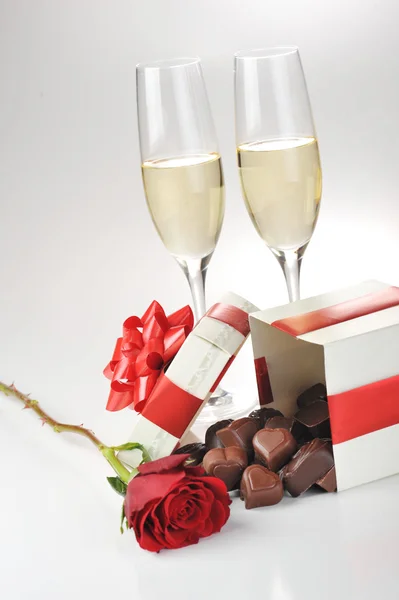 Champagner und Schokolade — Stockfoto