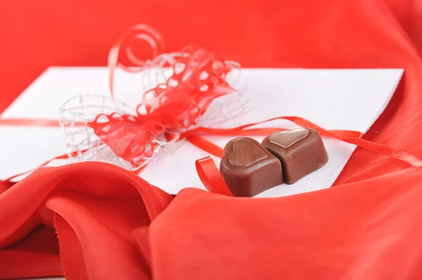 Çikolata ve mektup — Stok fotoğraf