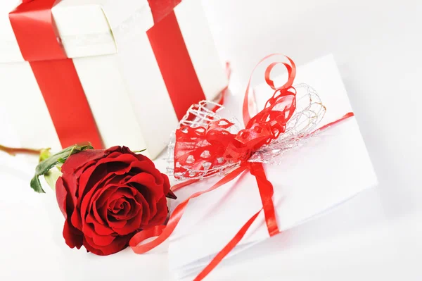 Gift and letter — Stock Photo, Image