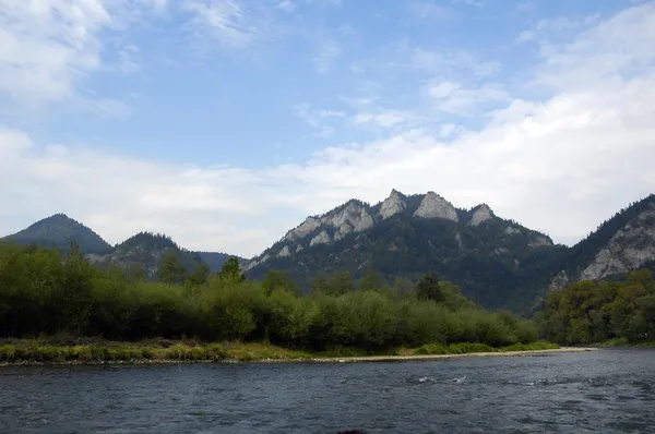 Floden och bergen — Stockfoto