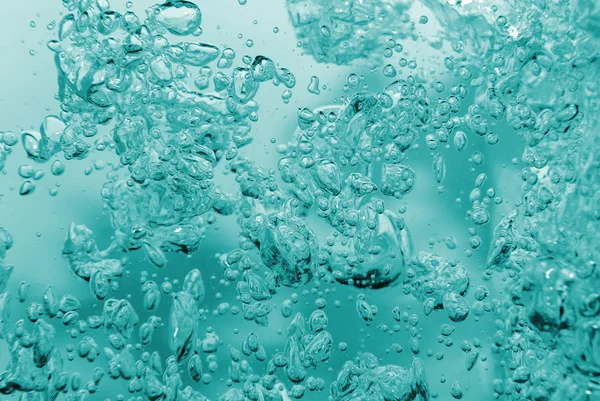 Пузыри в воде крупным планом — стоковое фото