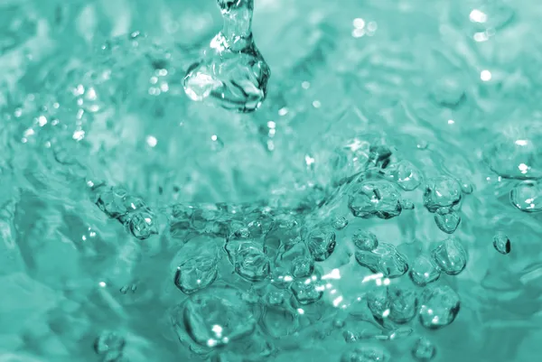 Burbujas en el agua de cerca — Foto de Stock