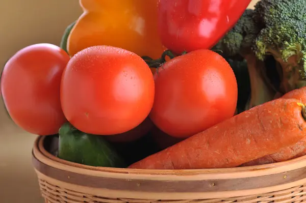 Sepetteki sebzeler — Stok fotoğraf