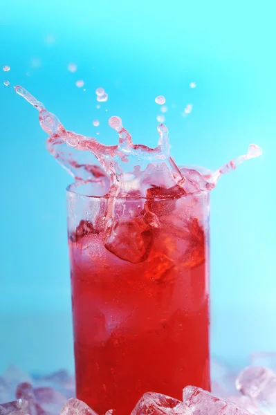 Glas mit Getränk — Stockfoto