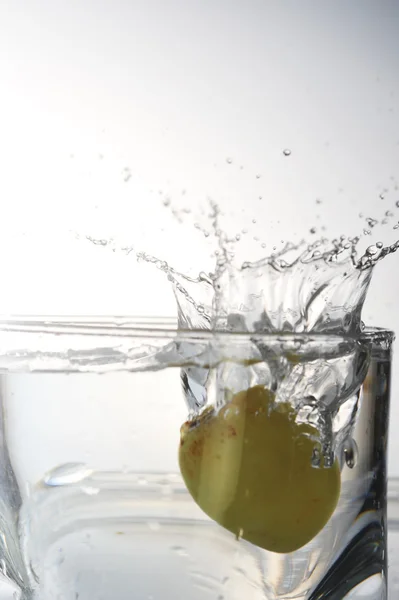 Agua en vidrio — Foto de Stock