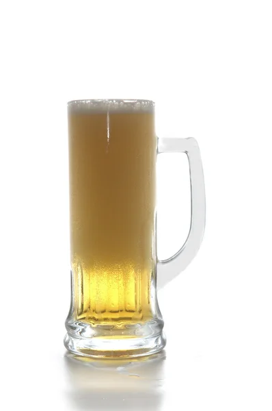 Mugg med öl — Stockfoto