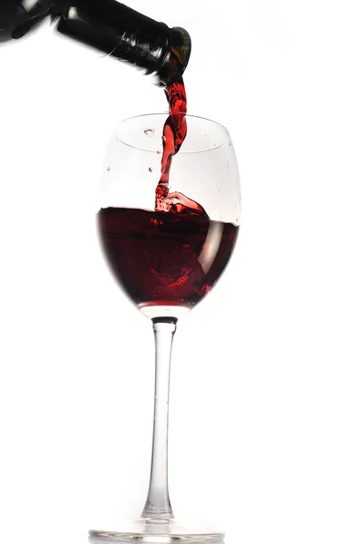 Wino wlać do szklanki — Zdjęcie stockowe
