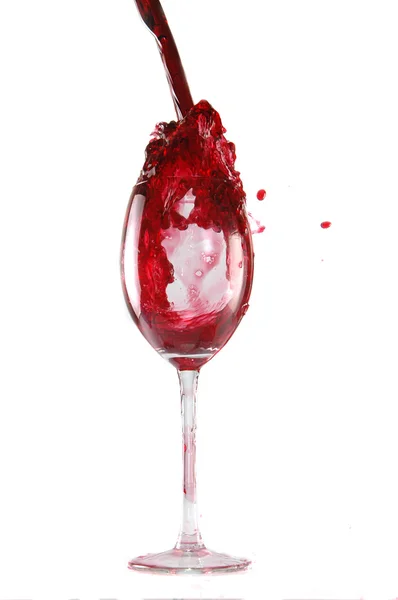 Giet wijn in glas — Stockfoto
