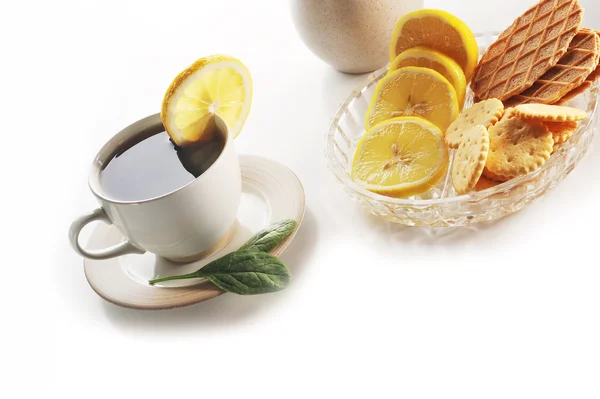 레몬 과 함께 차를 한잔 — 스톡 사진