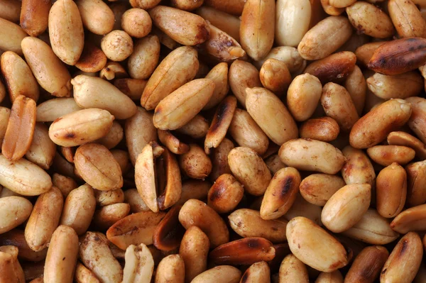 Жареный арахис — стоковое фото