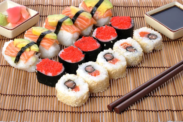 Παραδοσιακό ιαπωνικό σούσι — Φωτογραφία Αρχείου