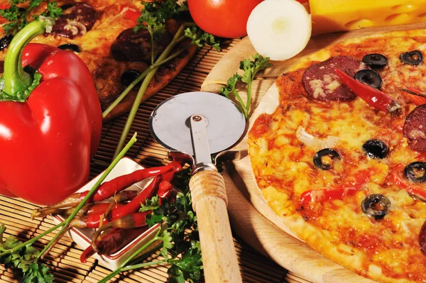 Pizza com queijo — Fotografia de Stock