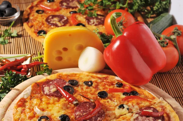 Pizza sajttal — Stock Fotó