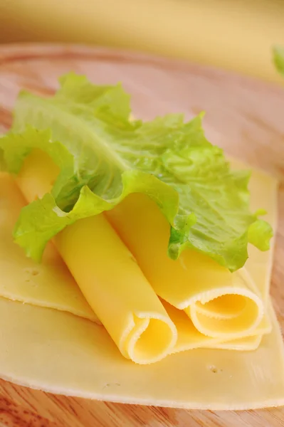 Gelber Käse in Scheiben — Stockfoto