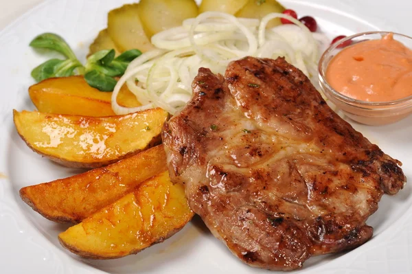 Meat with potato — Stock Photo, Image