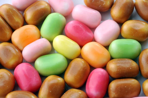 Яркие конфеты — стоковое фото