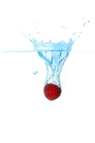 Strawberry drop into water — Stock Photo, Image