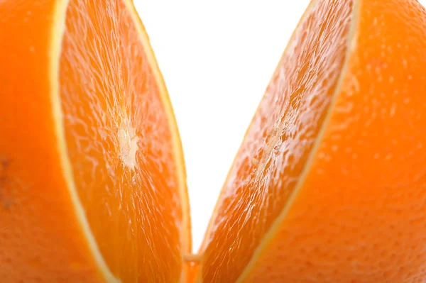 Gesneden oranje op wit — Stockfoto