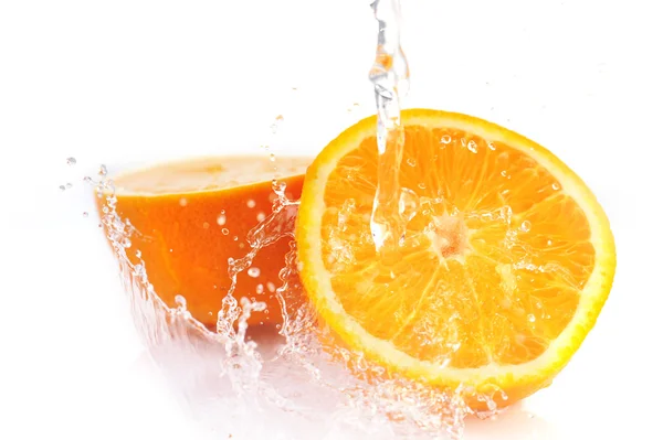 Orange mit Spritzer — Stockfoto