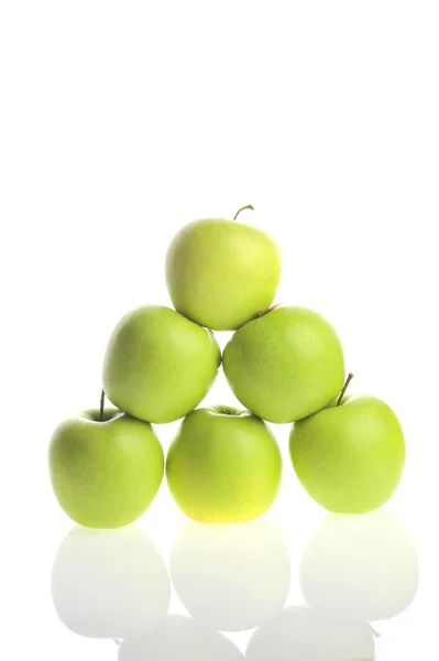 Piramida de manzana en blanco —  Fotos de Stock