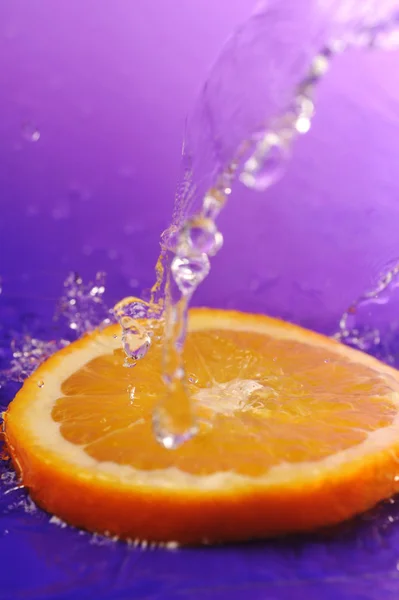 Šťavnaté pomeranče a cákance — Stock fotografie