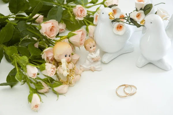 Gyűrűk és a rózsa — Stock Fotó