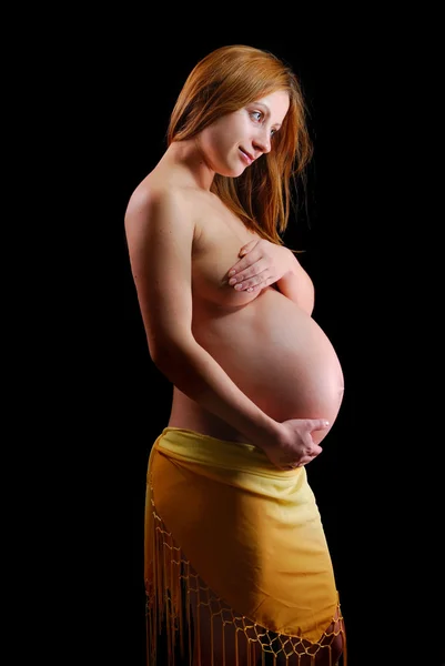 孕妇被隔绝在黑色 — 图库照片