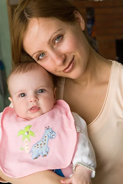 아름 다운 엄마와 딸 — 스톡 사진