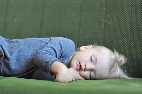 Small girl sleeping — Stock Photo, Image