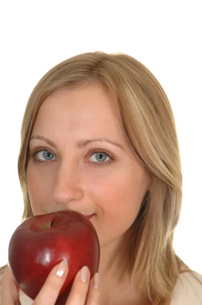 Junge Frau mit Apfel — Stockfoto
